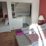 Confortable En Bord De Avec Piscine Villa Bandol