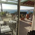 Confortable En Bord De Avec Piscine Villa Bandol
