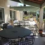 Confortable En Bord De Avec Piscine Bandol