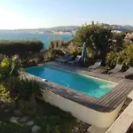 Confortable En Bord De Avec Piscine Villa Bandol