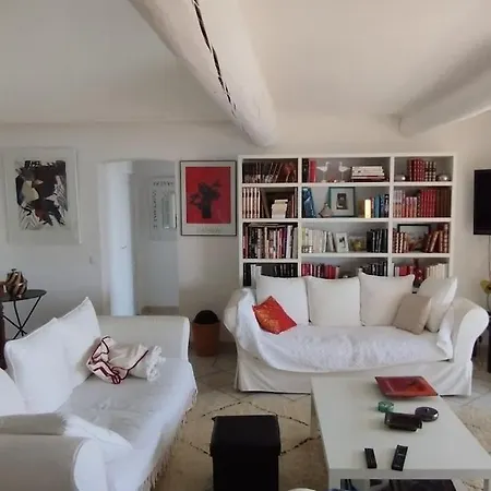 Villa Confortable En Bord De Avec Piscine *