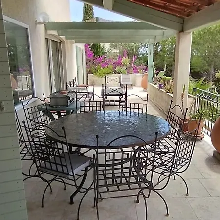 Confortable En Bord De Avec Piscine Villa *