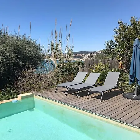 Confortable En Bord De Avec Piscine Villa Bandol