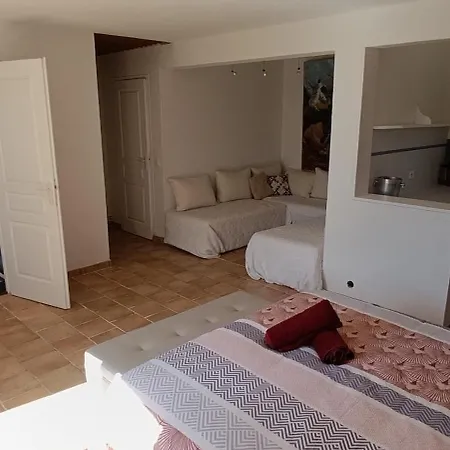 Villa Confortable En Bord De Avec Piscine Bandol