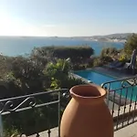 Villa Confortable En Bord De Avec Piscine *