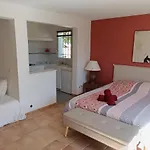 Confortable En Bord De Avec Piscine Villa *