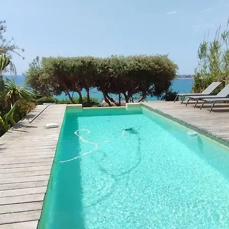 Confortable En Bord De Avec Piscine 邦多勒